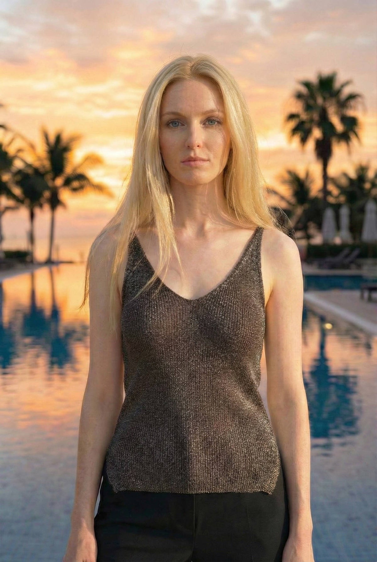 LOOWIE Italian S/M Chocolate Shimmer Knit V-Neck Tank Top